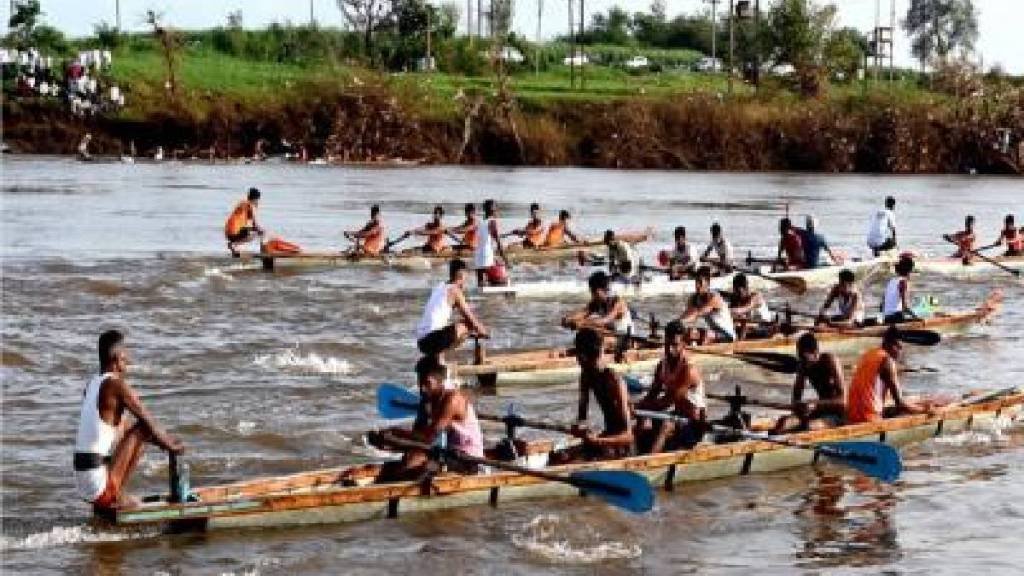 Hat trick of wins for Sangalwadi Tarun Maratha Boat Club in boat race Kolhapur news