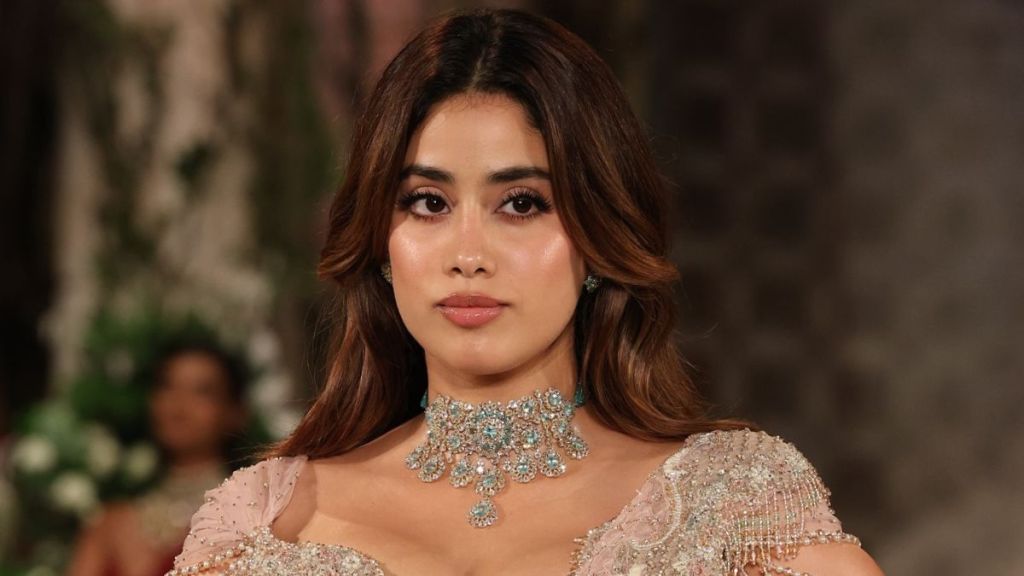bollywood actress janhavi kapoor answer to trollers who trolling her for saying bharat mata ki jay viral video