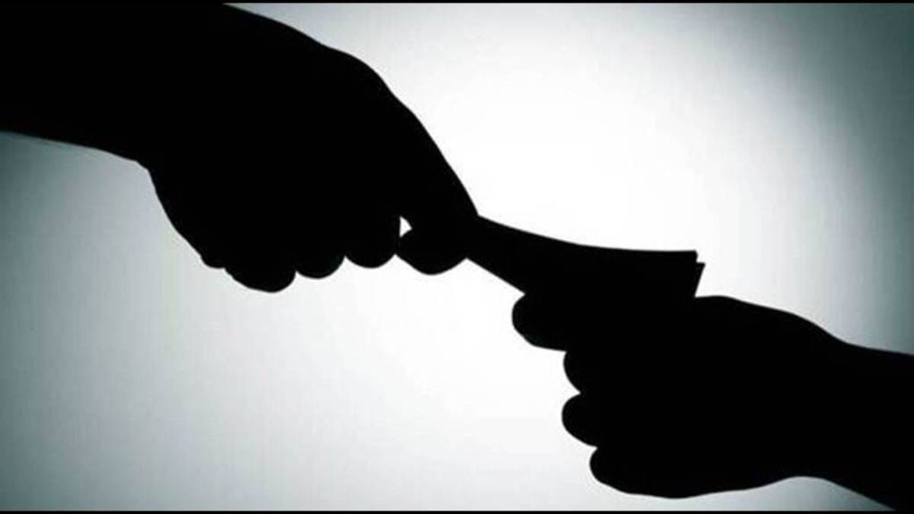 Sawantwadi: Malgaon Village Development Officer caught red-handed while taking bribe