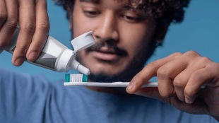 oral health tips brushing teeth at night prevents yellow teeth cavity bleeding gums