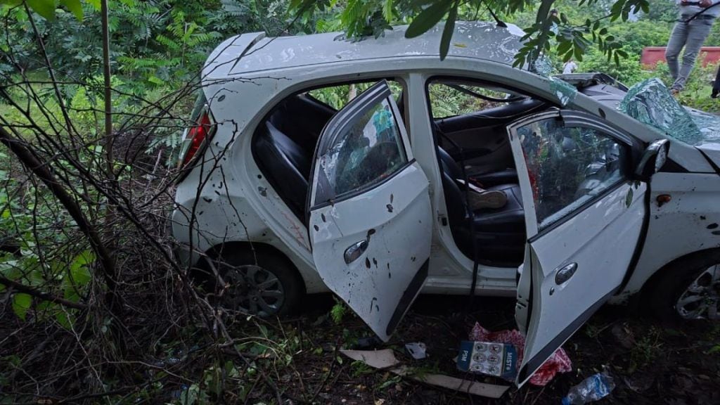 Three family members killed in tragic car accident near Amgaon in Wardha