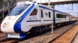 मुंबई : वंदे भारतच्या प्रसिद्धीत रेल्वे प्रवासी दुर्लक्षित; मेगाब्लॉकमुळे प्रवाशांचे मेगाहाल