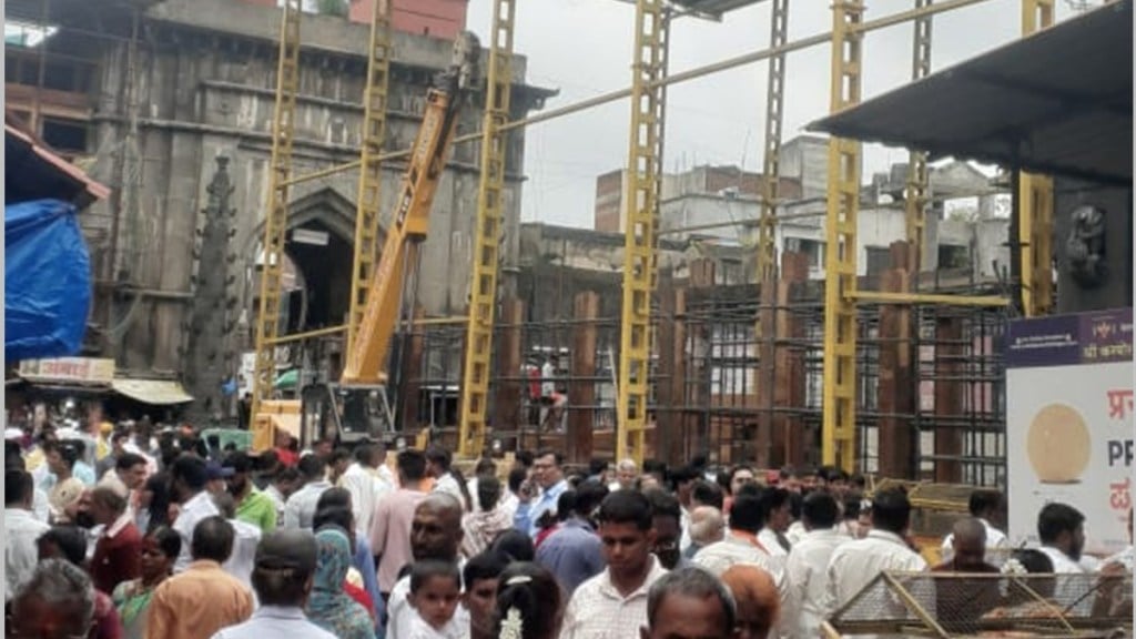 kolhapur mahalaxmi temple crowded