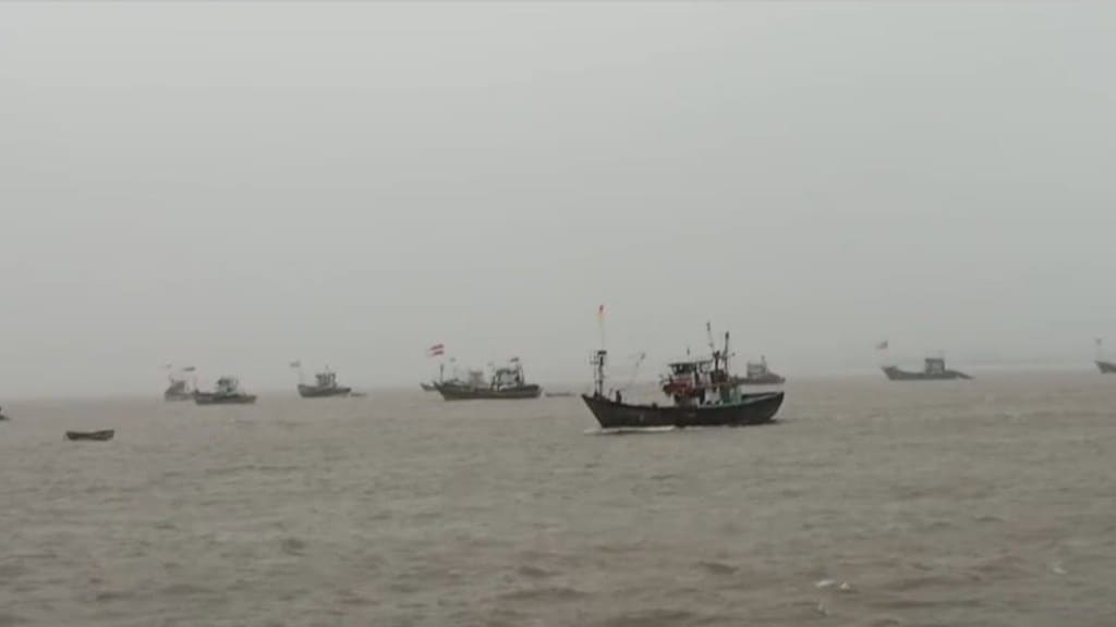 fishing boats stranded on Konkan coast