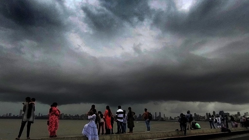 Heavy Rain Warning Mumbai for next few hours Meteorological Department issues alert Mumbai