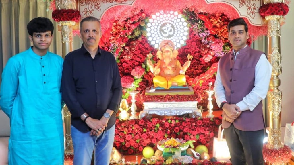Dr Shrikant Shinde visited the Ganesha darshan at Milind Narvekars house