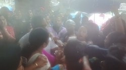 VIDEO : अन् शिवसेना – शेकापच्‍या महिला आघाडीत हातघाई झाली, जाणून घ्या काय आहे प्रकार