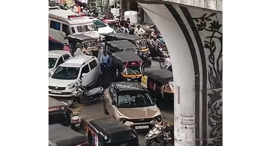 Amravati traffic jam loksatta news