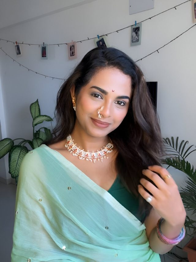 Amruta dhongade traditional look