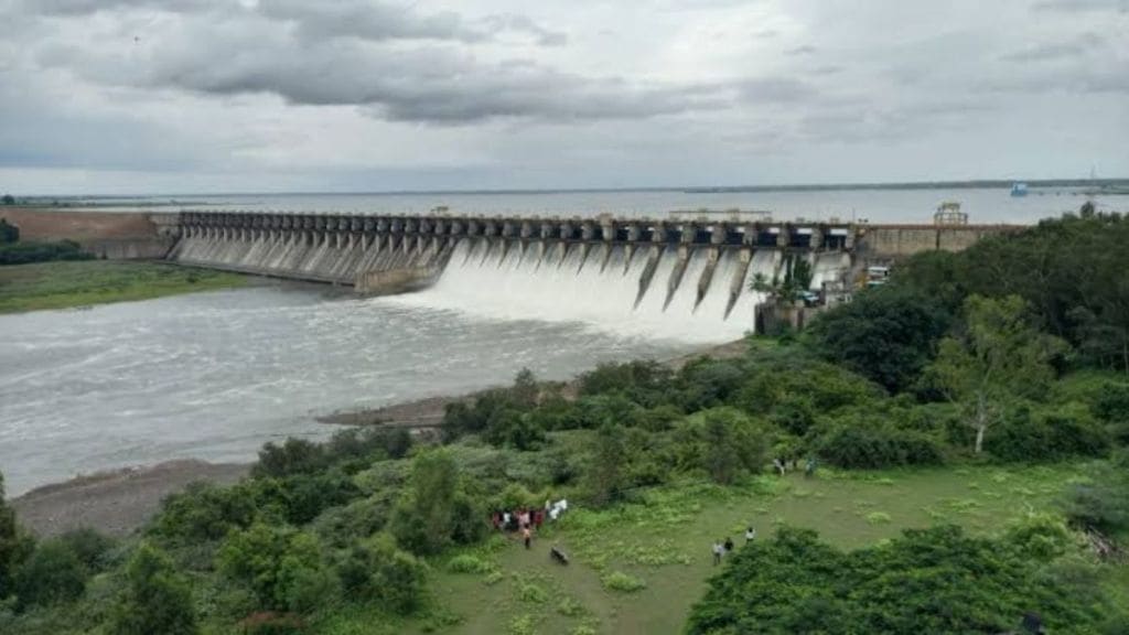 Maharashtra dam silt removal policy Godavari river linking project irrigation boost Telangana desilting model