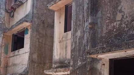 141 dangerous buildings in Vasai Evacuation of citizens from dangerous buildings