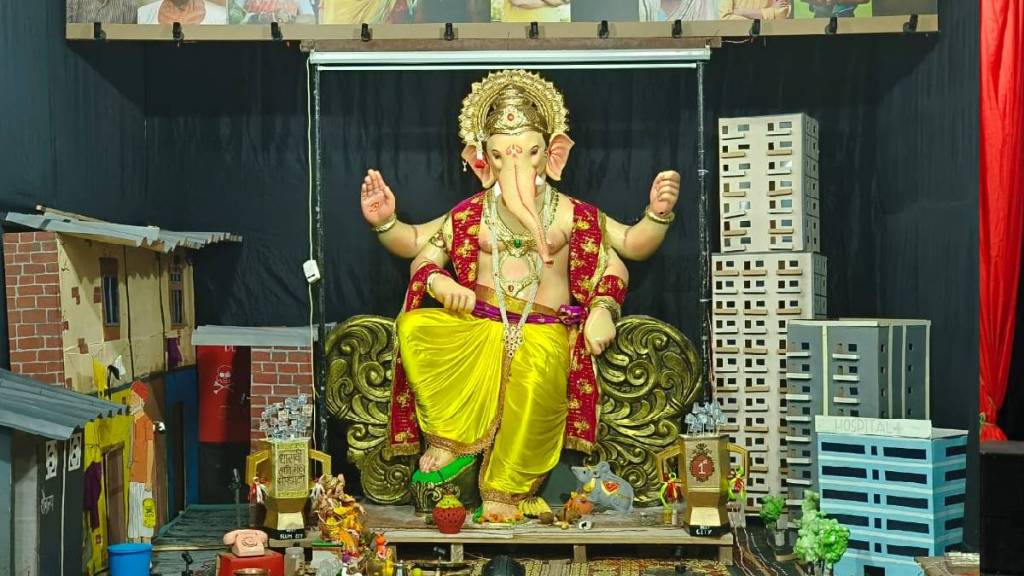 धारावीकरांना घर देता का घर ? गणेशोत्सवाच्या निमित्ताने मंडळाने उलगडला धारावीचा इतिहासाचा… ( छायाचित्र - लोकसत्ता टीम )