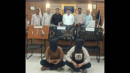 Two suspects arrested for shooting and robbing a jeweler