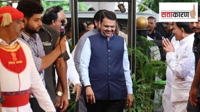 मित्रपक्षातील नेत्यांच्या प्रतापामुळे महायुतीवर विरोधकांचं तोंडसुख, वर्षाअखेरीस होऊ शकते का महायुतीतील भ्रष्ट नेत्यांवर कारवाई?
