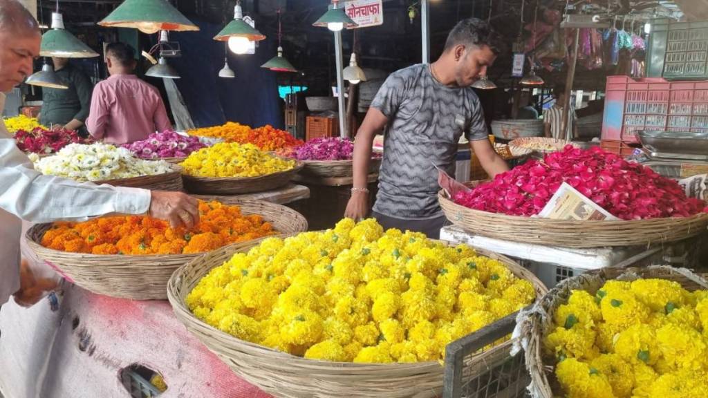 Flower prices double in thane markets