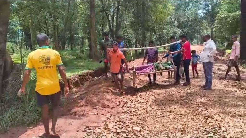 In Gadchiroli, a patient was carried on a cart for three kilometers
