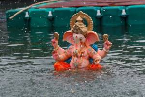 Five day Ganesh idol Immersion of Ganesh idol in natural water source Mumbai print news
