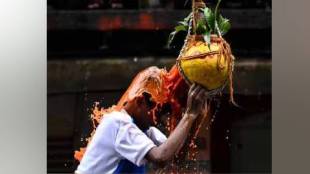 Tasgaons Govinda team breaks the Dahi Handi in Miraj
