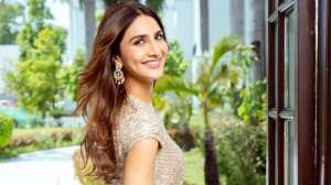 झोप, बर्फ आणि हळदीचा फेसमास्क… ‘ही’ अभिनेत्री तेजस्वी त्वचेसाठी करते घरगुती उपाय!