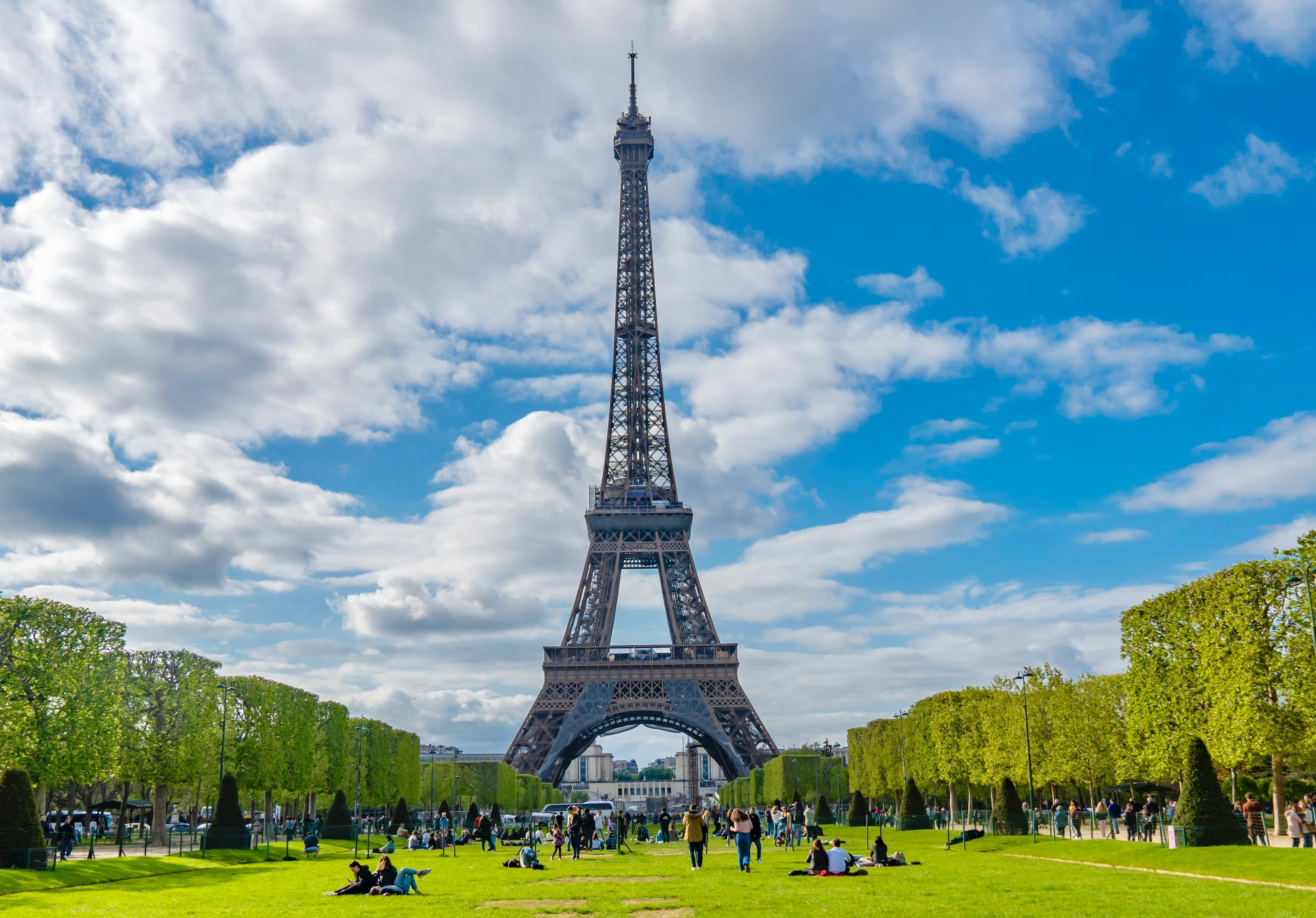 interesting facts about paris eiffel tower