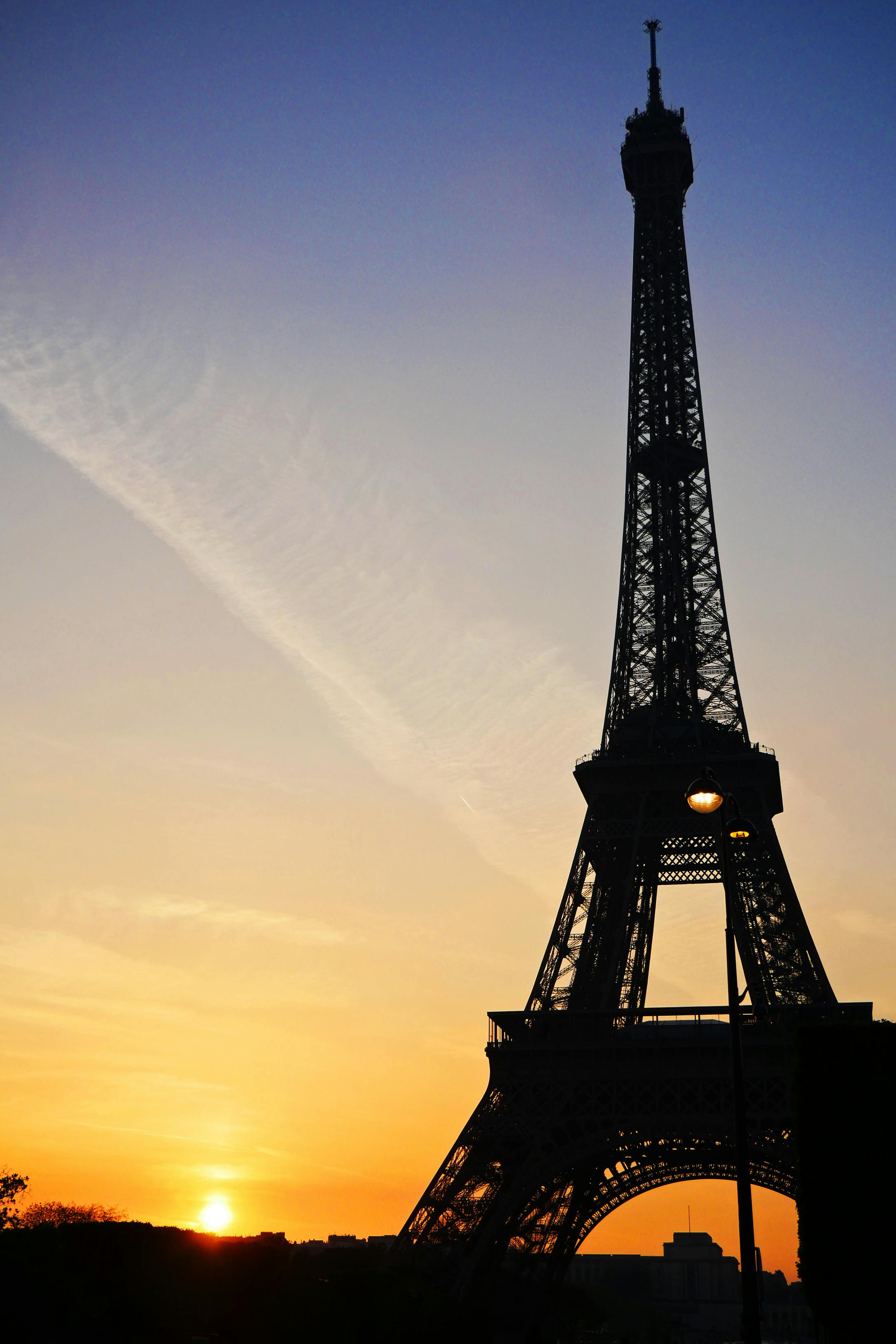 interesting facts about paris eiffel tower