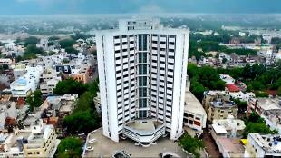 Strong opposition from traders in the city to the business license tax implemented by the Jalgaon Municipal Corporation