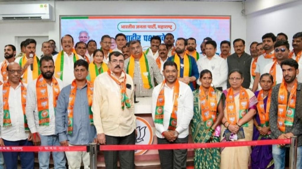 Hundreds of Uddhav Thackeray group workers from Kalyan join BJP ahead of civic polls