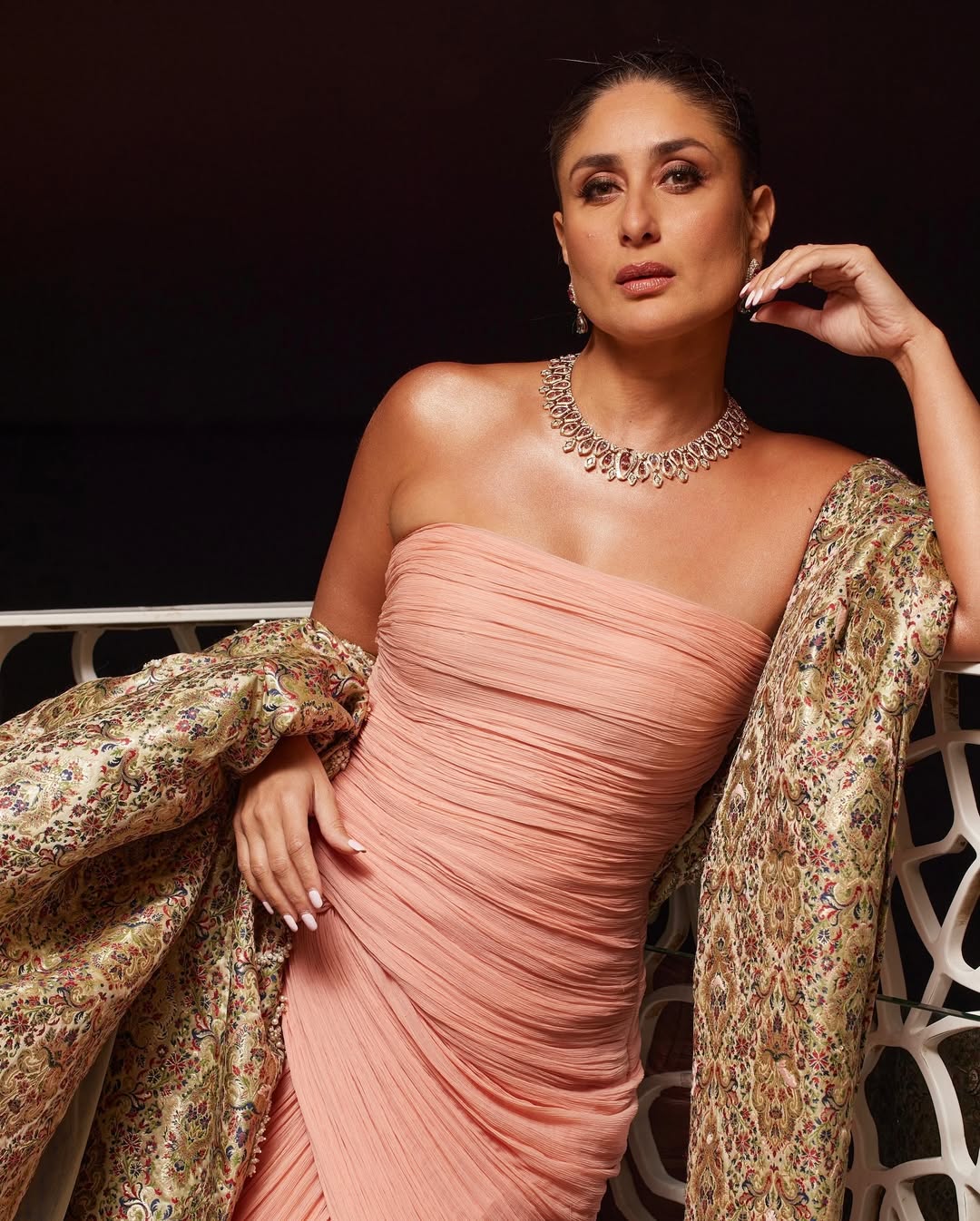 kareena kapoor khan marathi dietician rujuta diwekar reveals her diet plan