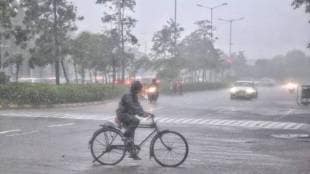 Mumbai heavy rain hits life