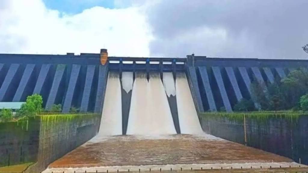 Water inflow in Koyna Dam reduced by more than 10000 cusecs due to lack of rain