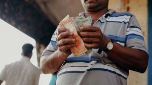 लोन वसुली एजंट धमकी देतायत? जाणून घ्या तुमच्याकडील कायदेशीर पर्याय