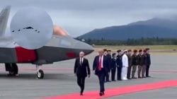 Trump-Putin Meeting : ट्रम्प यांचे आलास्कामध्ये शक्तीप्रदर्शन! पुतिन यांच्या डोक्यावरून B-2 बॉम्बरची झेप; Video होतोय व्हायरल