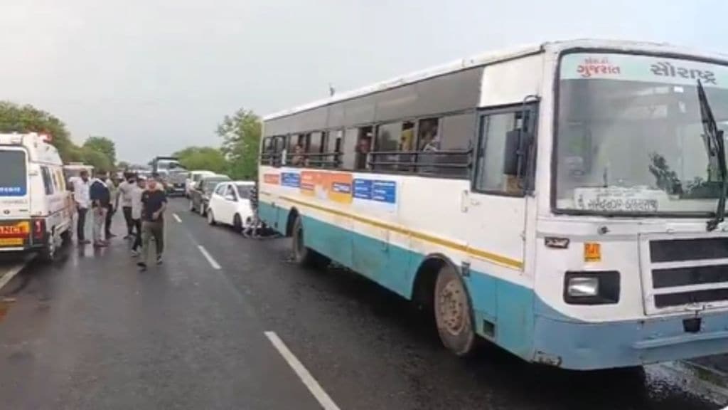 7 peaple charred to death after car-SUV collision in Gujarat Surendranagar road accident