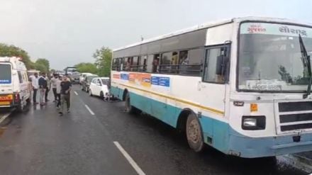 7 peaple charred to death after car-SUV collision in Gujarat Surendranagar road accident