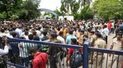 Class 10 Student Stabbed : दहावीच्या विद्यार्थ्याची ८वीच्या विद्यार्थ्याकडून शाळेच्या गेटबाहेर हत्या; संतप्त जमावाचं शाळेबाहेर आंदोलन, नेमकं काय घडलं?