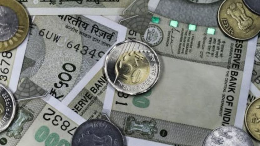 पर्सनल लोनचे फायदेपर्सनल लोनसाठी तुम्हाला कसलीही सेक्युरिटी द्यावी लागत नाही. याचा वापर लग्न, मेडिकलचे कर्ज फेडणे अशा कामांमध्ये केला जाऊ शकतो. हा हाय इंटरेस्ट क्रेडिट कार्डच्या तुलनेने स्वस्त पडणारा पर्याय आहे. (फोटो- pexels)