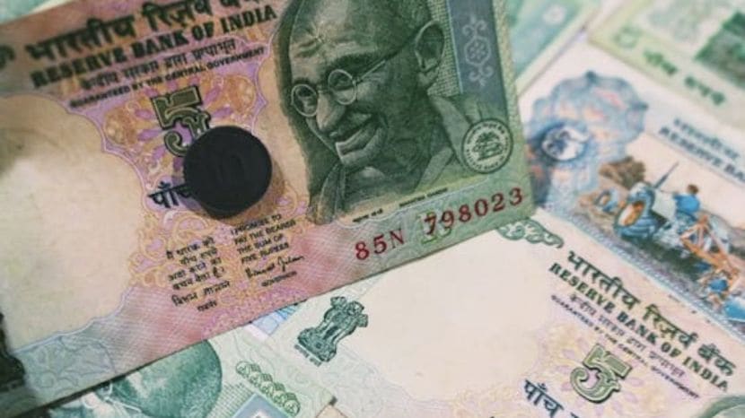 पर्सनल लोन काय असते?पर्सनल लोन कोणत्याही तारणाशिवाय किंवा सेक्युरिटी ठेवून न घेता दिले दाते. हे कर्ज मिळविण्याची पात्रता तुमच्या उत्पन्नावर, क्रेडिट स्कोअरवर आणि नोकरीच्या प्रोफाइलवर अवलंबून असते. याची चांगली बाब म्हणजे तुम्हाला यासाठी कोणतीही मालमत्ता गहाण ठेवावी लागत नाही. (फोटो- pexels)