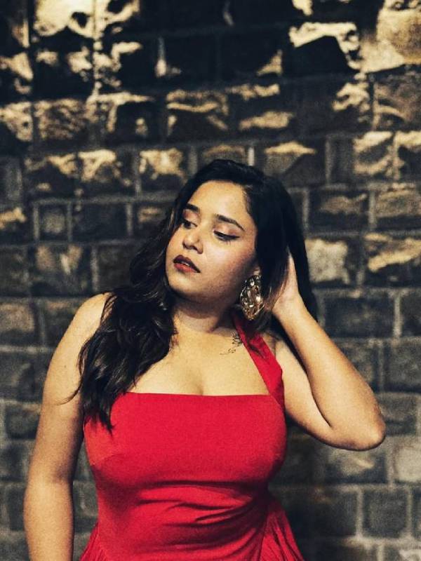 laxmikant berde daughter swanandi berde