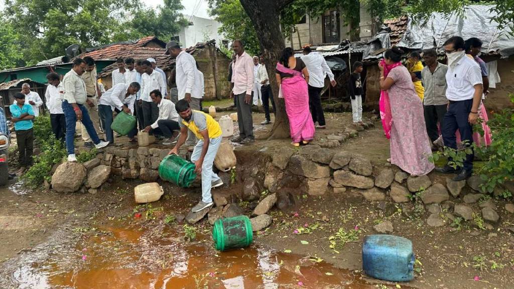 liquor dens in Mhaladevi, Akole taluka of Ahilyanagar