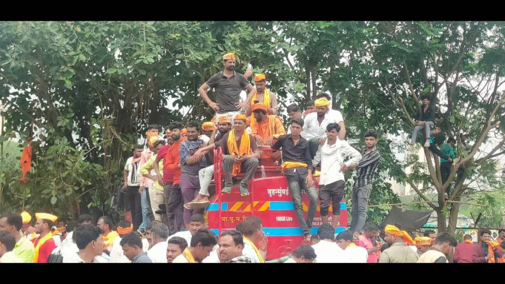 Traffic congestion continues in South Mumbai due to Maratha agitation