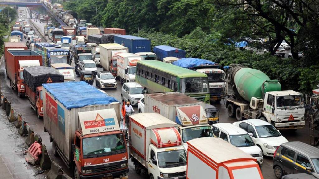 Maratha protest in Thane: Traffic disrupted on Mumbai-Nashik highway