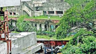 Mother Dairy manager warns residents against vacating government houses