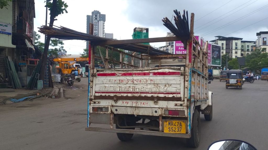 mira bhayandar unsafe goods transport in small vehicles dangerous transport and overloading