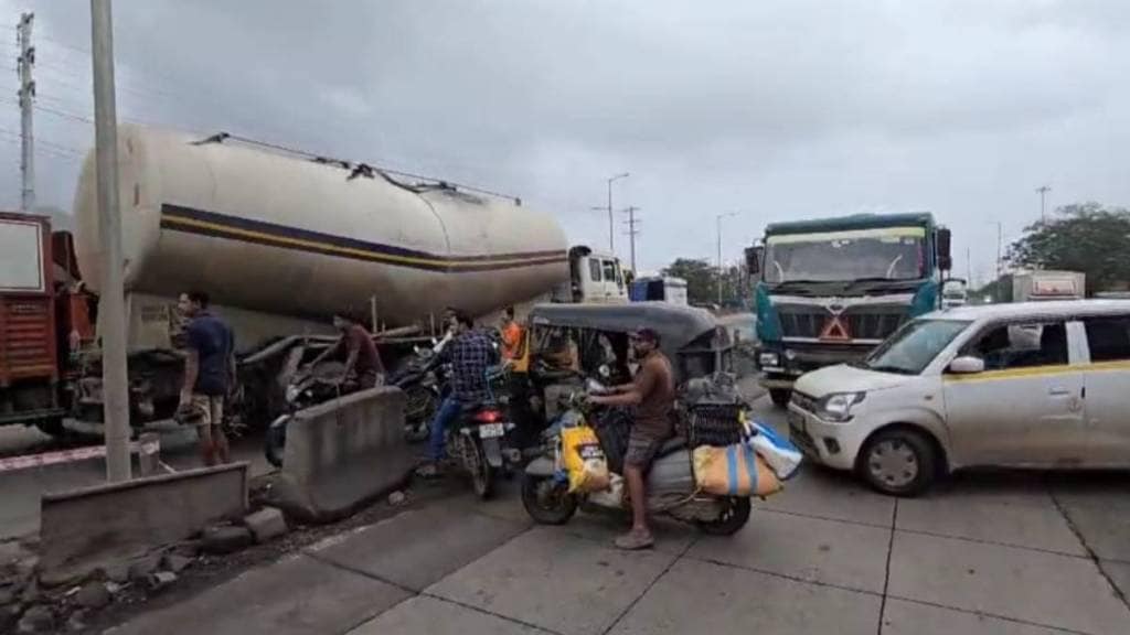 illegal cut off roads on the Mumbai-Ahmedabad National Highway