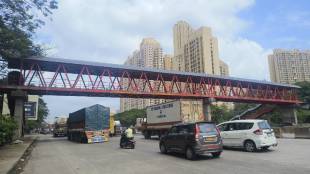 Pedestrian bridge in front of Lodha Colony on Mumbai-Nashik highway