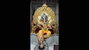 The number one Ganesha temple in Nashik is the Lavivar Karanja Ganesh Mitra Mandal, which is the most respected and wealthy Ganesha temple
