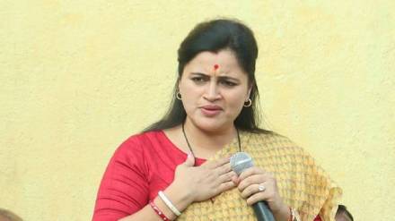  नवनीत राणांना जिवे मारण्याची धमकी, ‘रील’च्या माध्यमातून अश्लील शिवीगाळ (लोकसत्ता टिम)