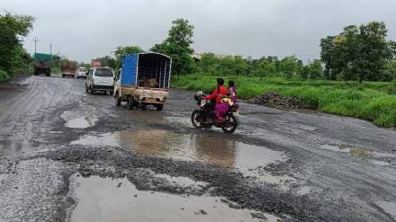 Will try to get special funds for Wada Bhiwandi road - Guardian Minister Will try to get special funds for Wada Bhiwandi road - Guardian Minister