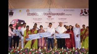 Minister Aditi Tatkare lauches Pink e-rickshaws
