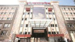 महापालिकेचे अधिकारी आक्रमक; राजकीय पक्षांच्या पदाधिकाऱ्यांना सुनावले
